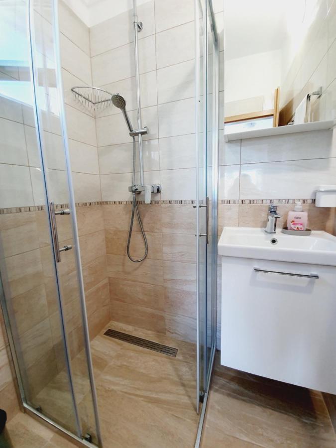 Apartmani Starigrad Paklenica - Danijel Eksteriør billede